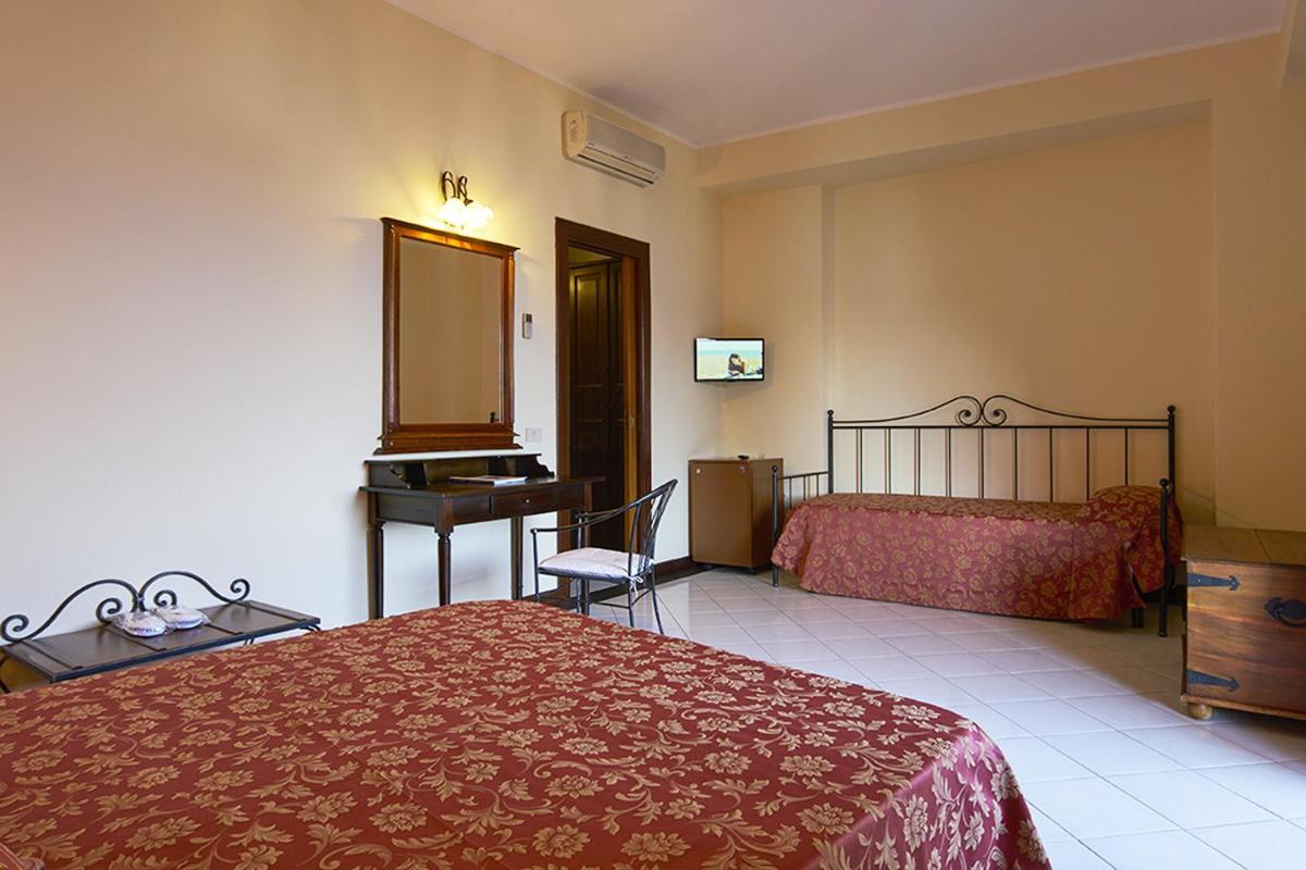 Hotel A Pinnata Lipari  Exteriör bild