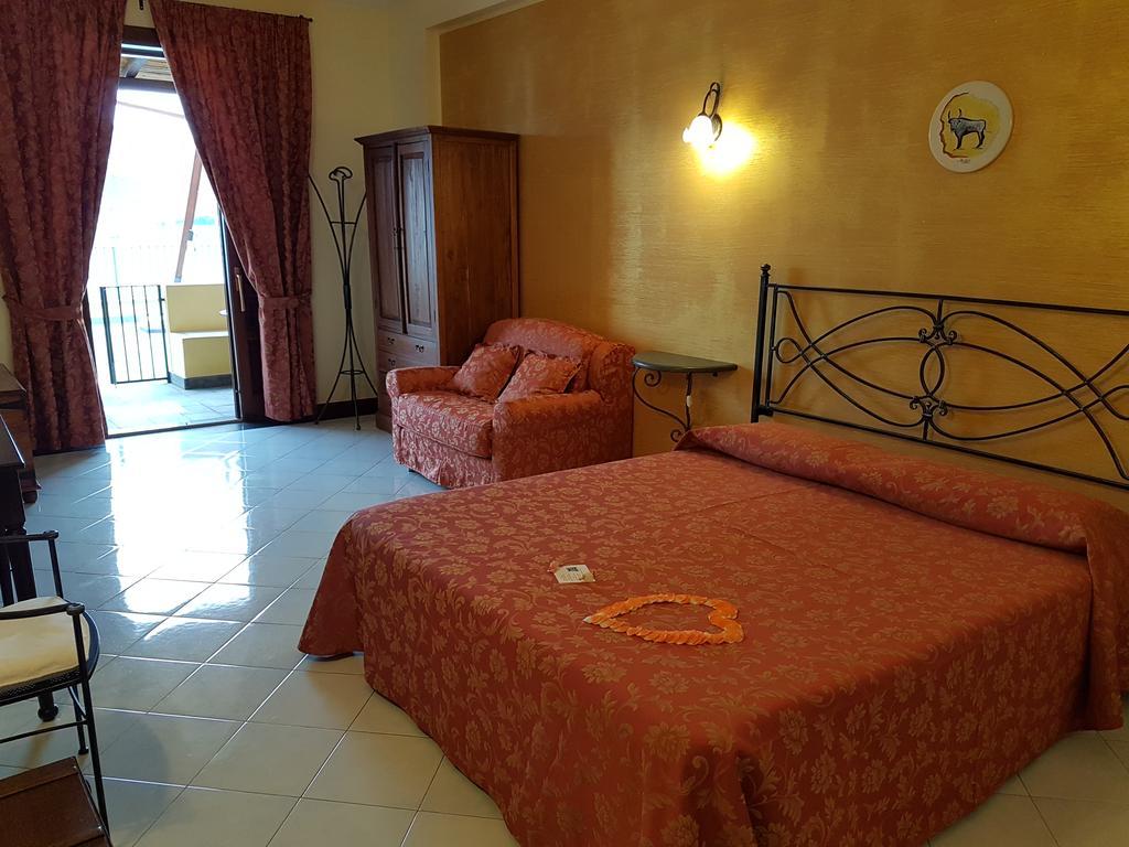 Hotel A Pinnata Lipari  Exteriör bild