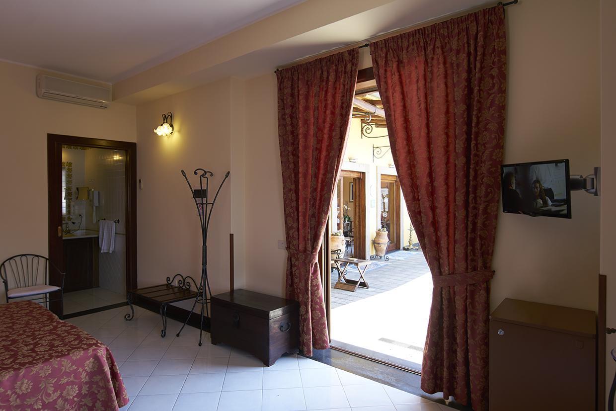 Hotel A Pinnata Lipari  Exteriör bild