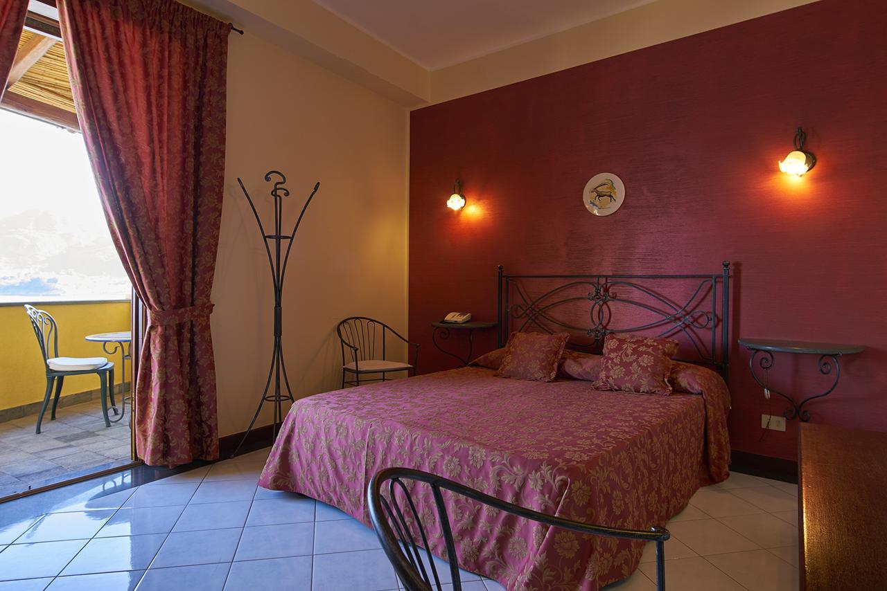 Hotel A Pinnata Lipari  Exteriör bild