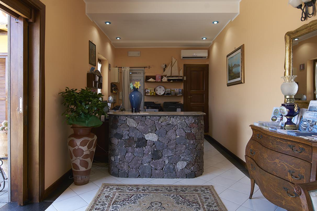 Hotel A Pinnata Lipari  Exteriör bild